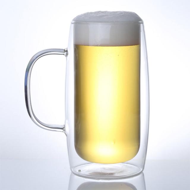 ドリンクを注ぐと中身が浮いているように見えておしゃれ