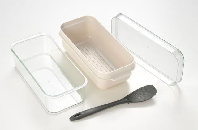 外容器、フタ、内容器、しゃもじがセット