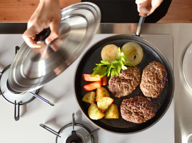 毎日の料理、普段使いにも使いやすいフライパンタイプ