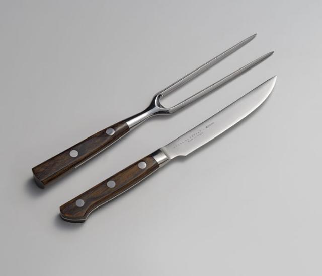 お肉の美味しさを損なうことなく味わえるステーキナイフ&ミートフォークセット