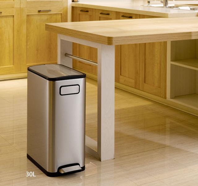 キッチンやリビングでも使いやすい30Lサイズ