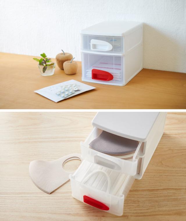 浅型の引出しにはマスク、絆創膏、体温計、爪切り、耳かき、ピンセットなど小物類、深型の引出しには処方箋、常備薬、シップなどを収納