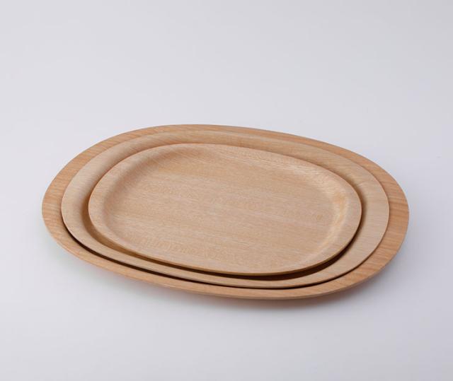 オーバルのノンスリップトレイはSMLの3サイズ