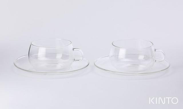 シンプルなデザインのガラスカップ&ソーサー