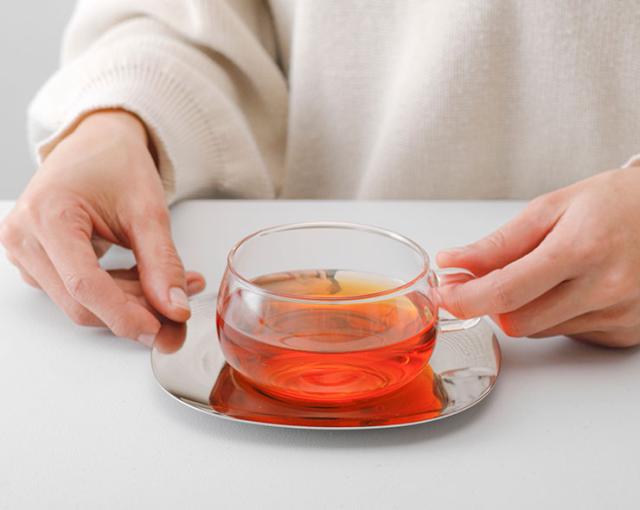 1本の指で持っても安定感のある使い心地のカップ