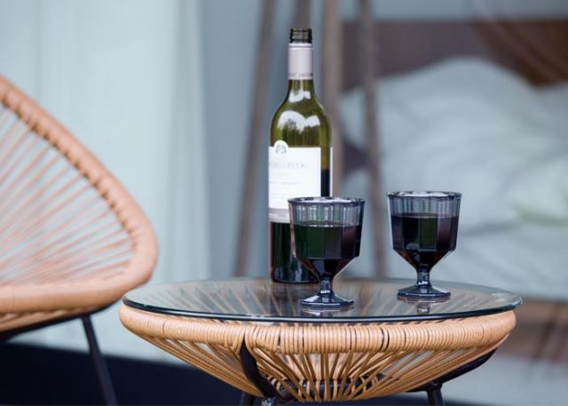 ガラスのような透明度と質感,高機能で高品質