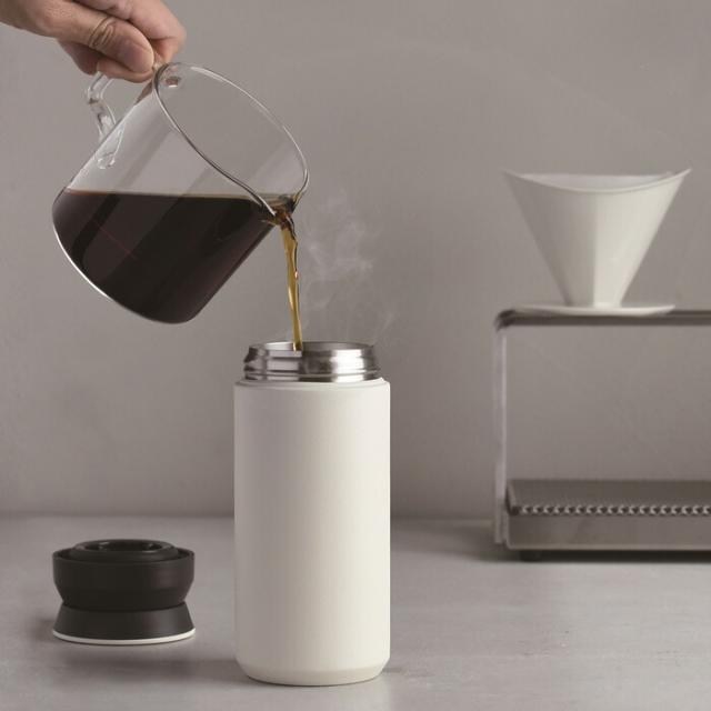 保温69℃以上、保冷7℃以下を6時間保持し、いつでも美味しい温度でリフレッシュ