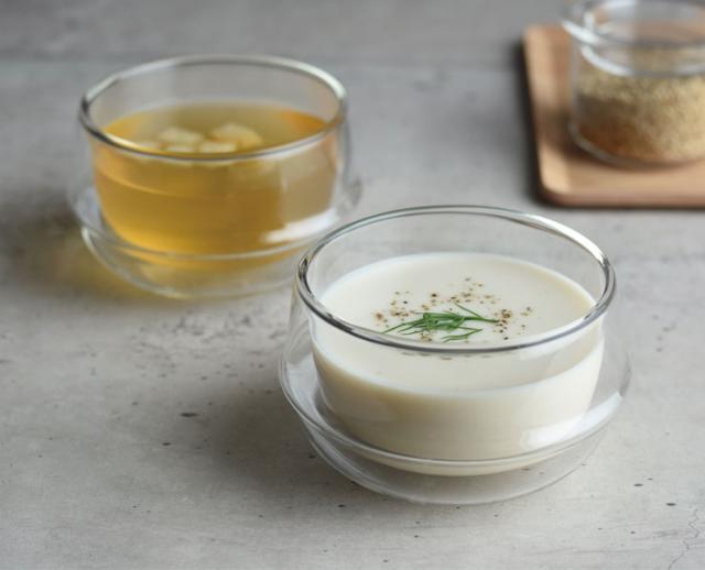 冷たいものを入れても表面に水滴がつきにくく、テーブルを濡らすことがありません