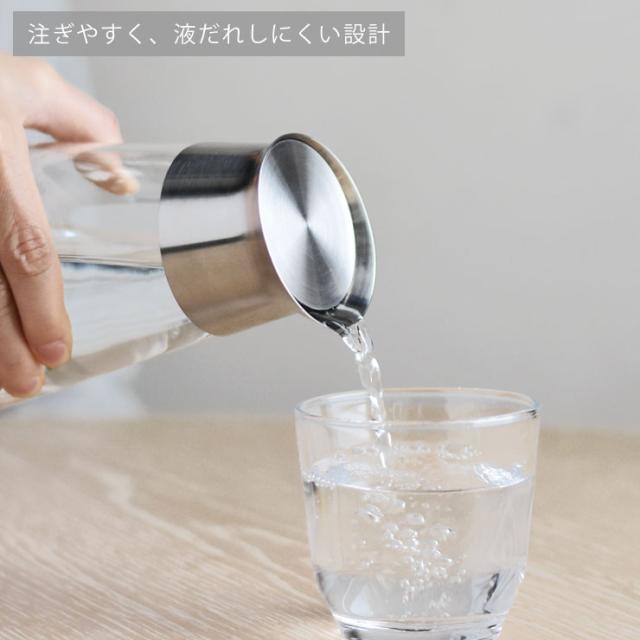 蓋は注ぐたびに開け閉めする必要がなく、ほこりが入ることを防ぎ、注ぎ口は液だれしにくい設計