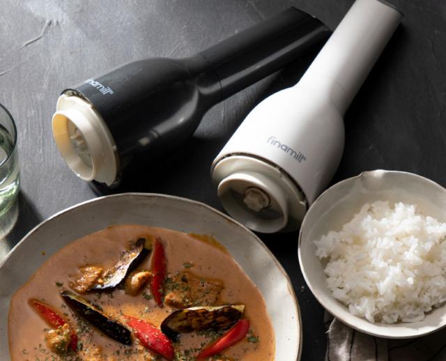 スパイスを粉砕するグラインダーは各ポッドについていますので、香り移りしない