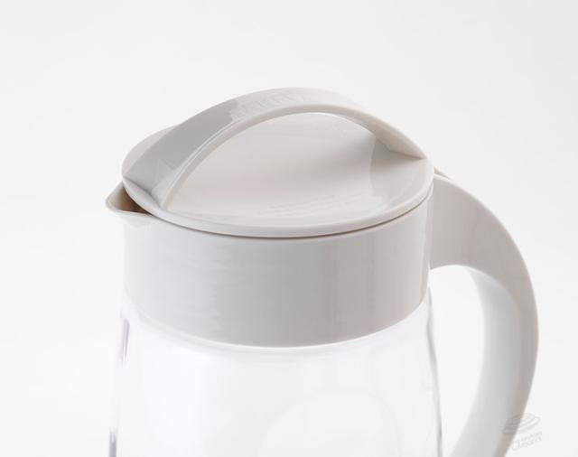 横置きでも縦置きでも保存可能な便利なネジ式の蓋を採用