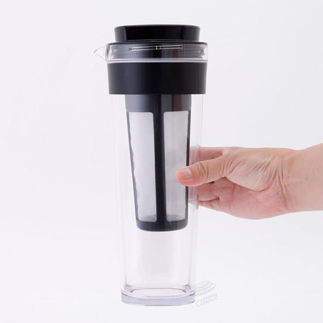 片手でも持ちやすいスリムな本体