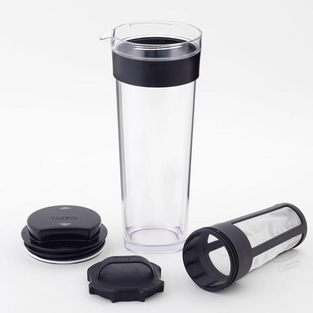 コーヒーフィルターに蓋がついているので粉が飛び散らず、横置きでも水出しコーヒーが作れます