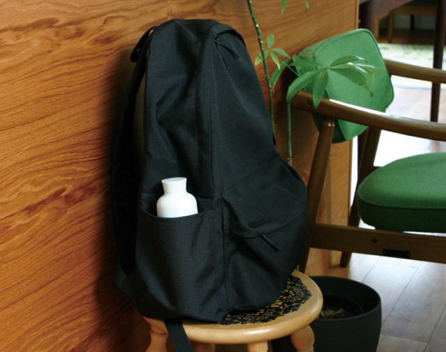 持ち運びやすいスリムなステンレスボトル