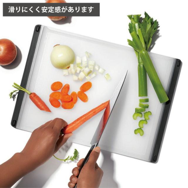両端についた滑り止めで、作業中も安定感があり、立てて乾かすときも滑りにくい仕様