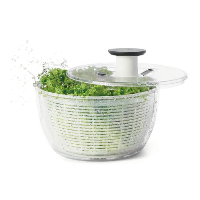 ノブを収納したままノブを持ってフタを開閉できる形で、より快適に水切りができます