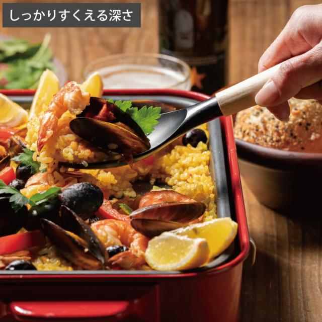 先端ストレートがプレートに沿うので、ソースなど水気のあるものを残さずすくえる