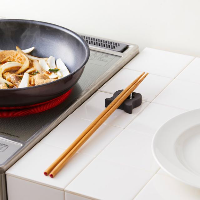 菜箸などのキッチンツールの一時置きに