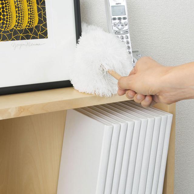 細いモップ糸がこまかなところのホコリもスッキリとってくれます