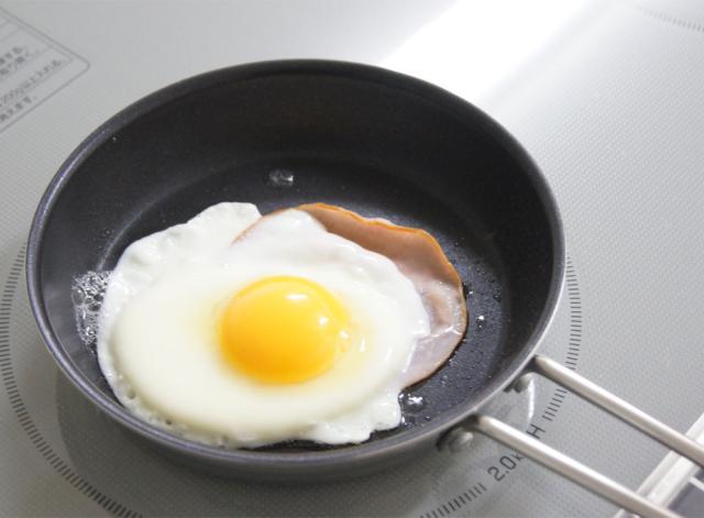 朝食やお弁当作りに便利なフライパン
