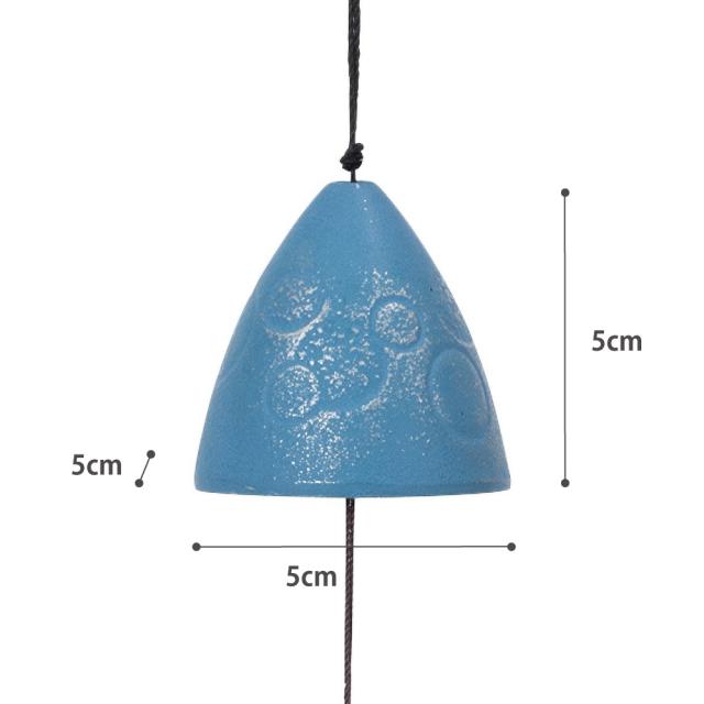 花や線香花火、シャボン玉など夏らしいモチーフが表面に刻まれています