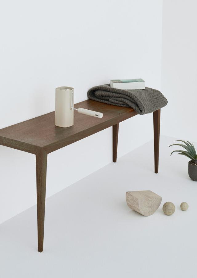 しまわず、いつも手に届く。空間に自然と馴染むデザイン