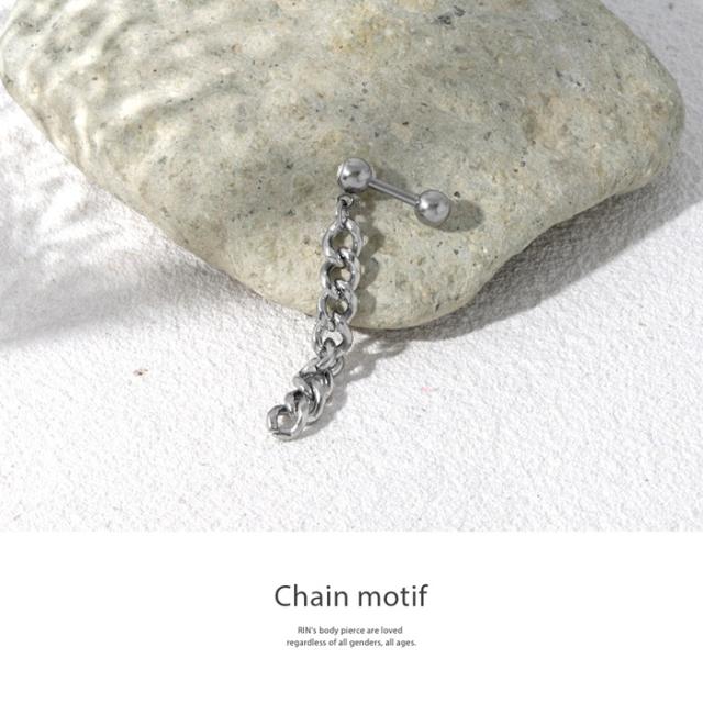 ゆらゆら揺れるチェーンピアス