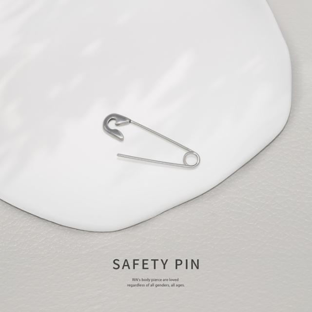 安全ピンピアス
