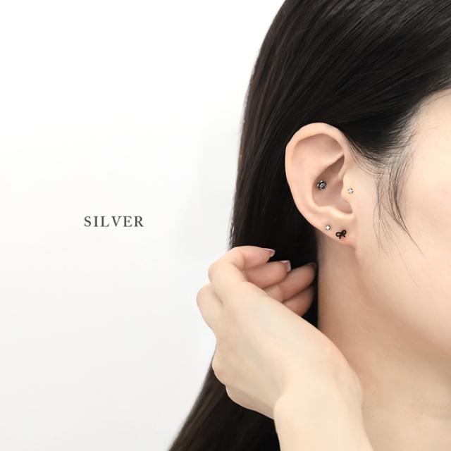 耳元を華やかに