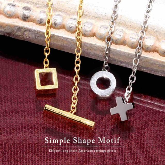 耳元で揺れて存在感のあるデザイン