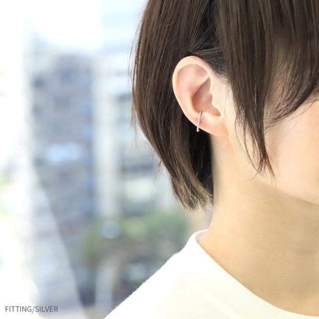 耳に立体的にフィットする