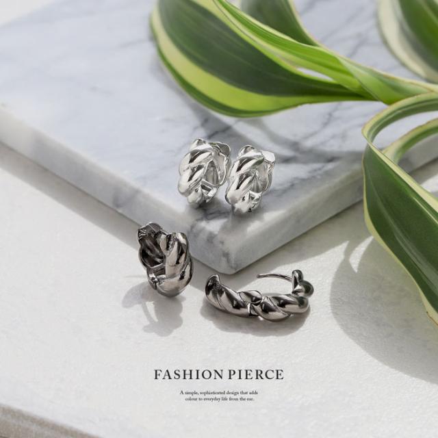 ボリュームツイストフープピアス