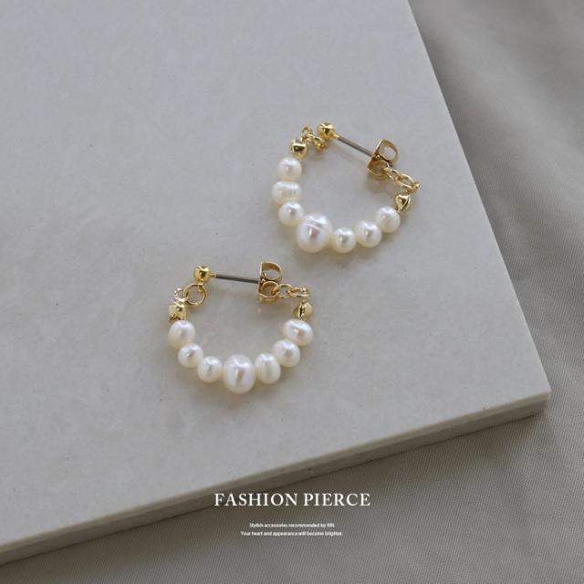 フェミニンパールフープピアス