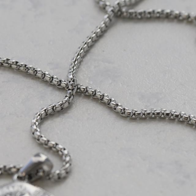 カジュアルな装いに