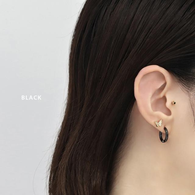 ポップなフープピアス