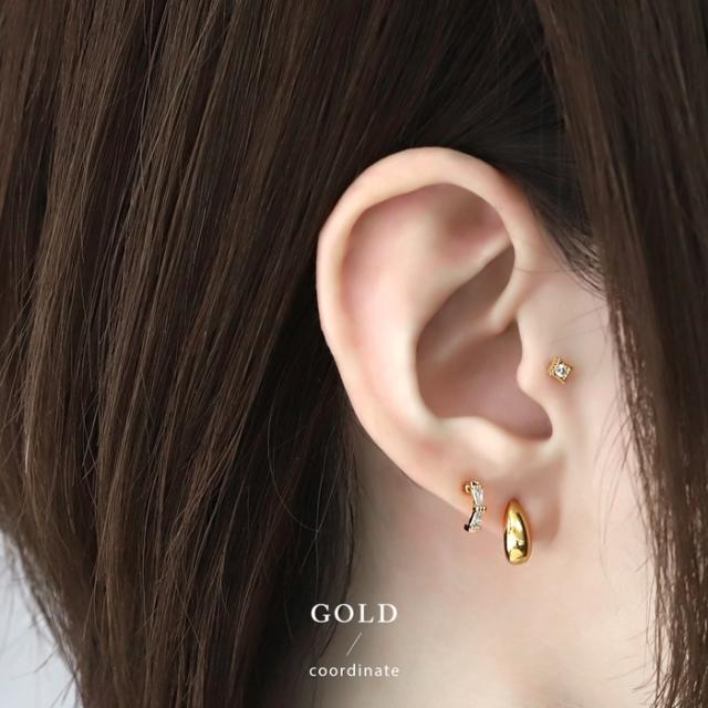 スタッドピアス