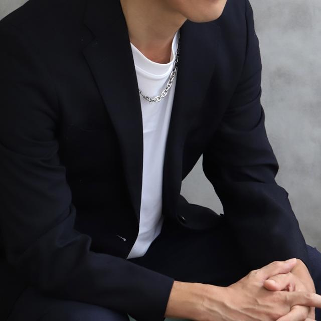 顔周りを華やかに