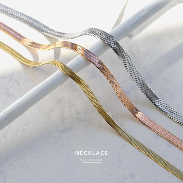 チェーンネックレス