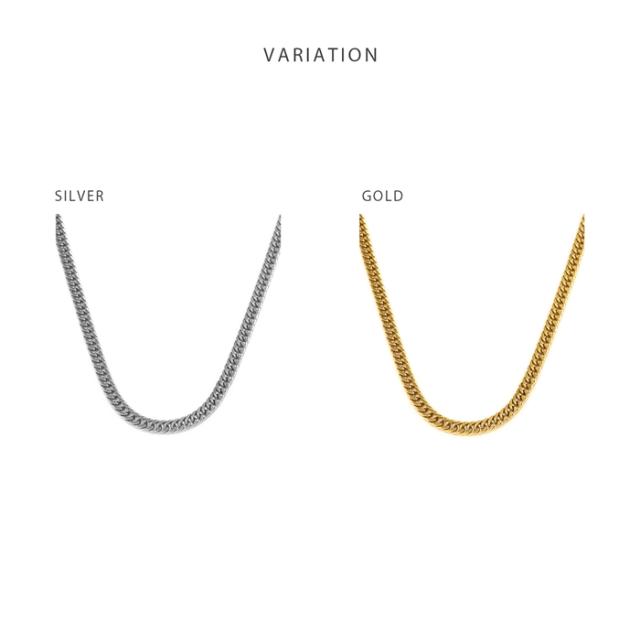 首元にきらめきを