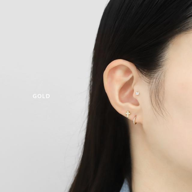 十字架モチーフがかわいい