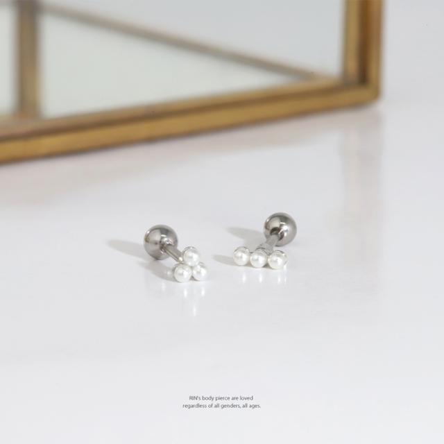 小さめパールピアス