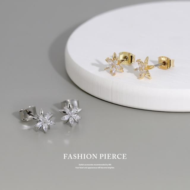 スタッドピアス