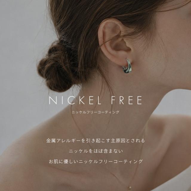 ピアス シンプルなモチーフデザイン