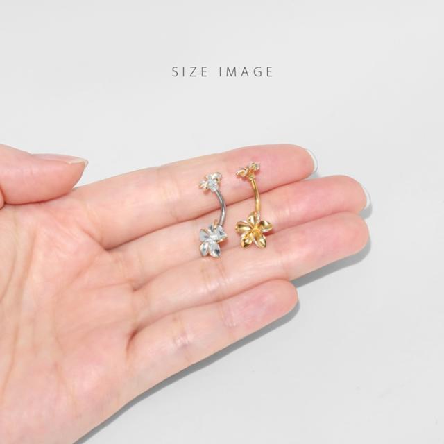 おへそはもちろん、耳元に着けるのもオススメ◎