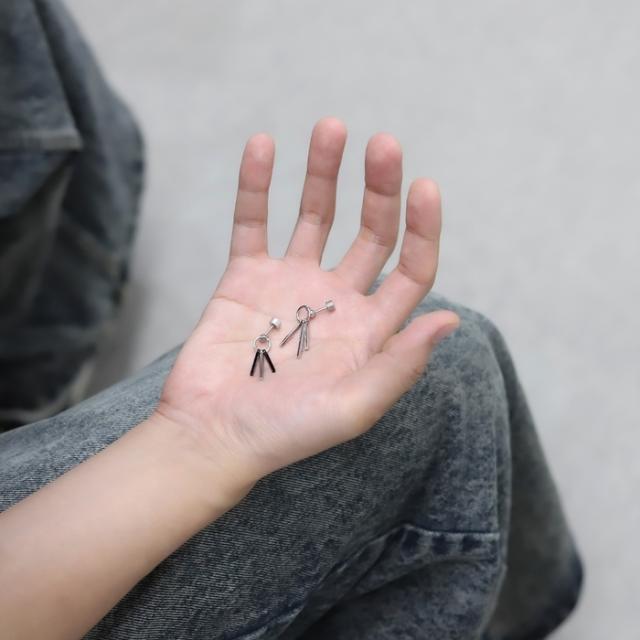 印象的な耳元に