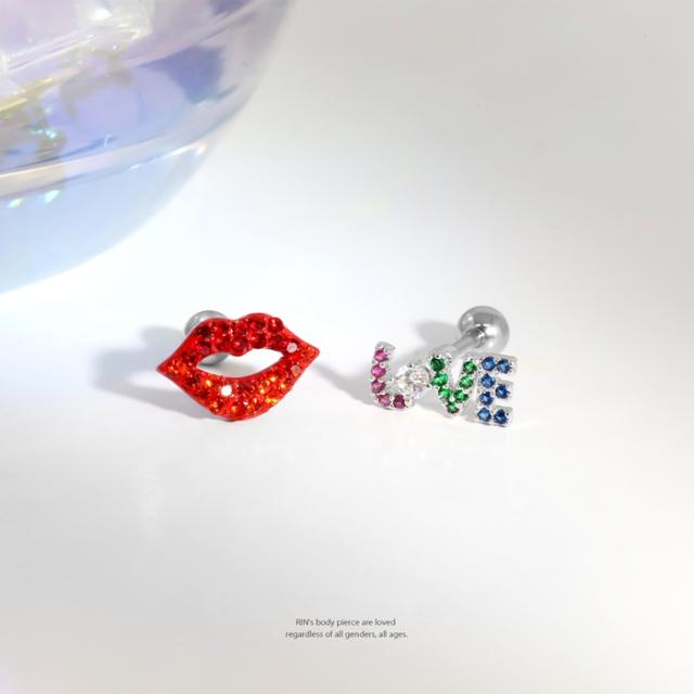 ユニークなLOVEとLIPモチーフ