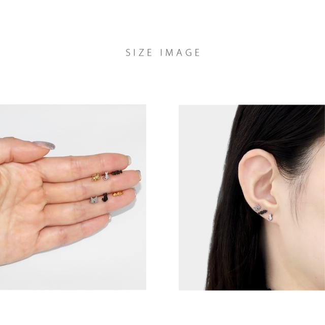 耳元にちょこんと控え目サイズ