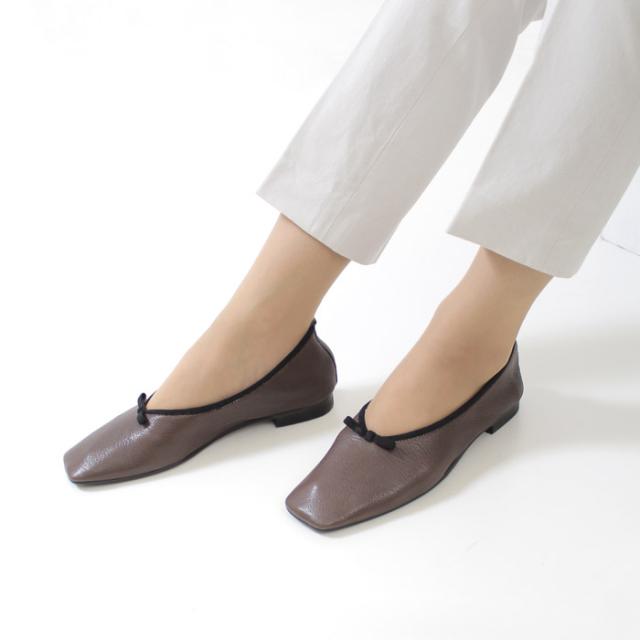 大得価人気SALE RABOKIGOSHI パンプス ローヒール フラットシュの通販はau PAY マーケット - Parade ワシントン靴店|商品ロットナンバー:49821360 works ラボキゴシワークス 12453 バレエシューズ リボン スクエアトゥ 新品本物保証