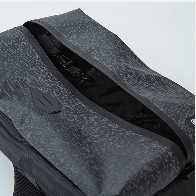 セール最新作 VOLCOM TTT Backpack D6501901 の通販はau PAY マーケット - FLEA フレア｜商品ロットナンバー：408438335 ボルコム リュック バックパックJapan 品質保証新品
