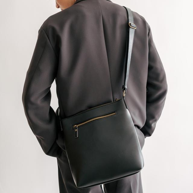 DEVICE フェイクレザー ゴールドカラー ショルダーバッグ